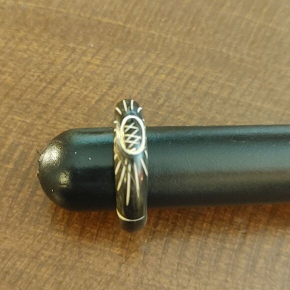 Wooden Ring Handcrafted Black White Tribal Pattern Lightweight Durable Size 7.5 - Picture 10 of 10